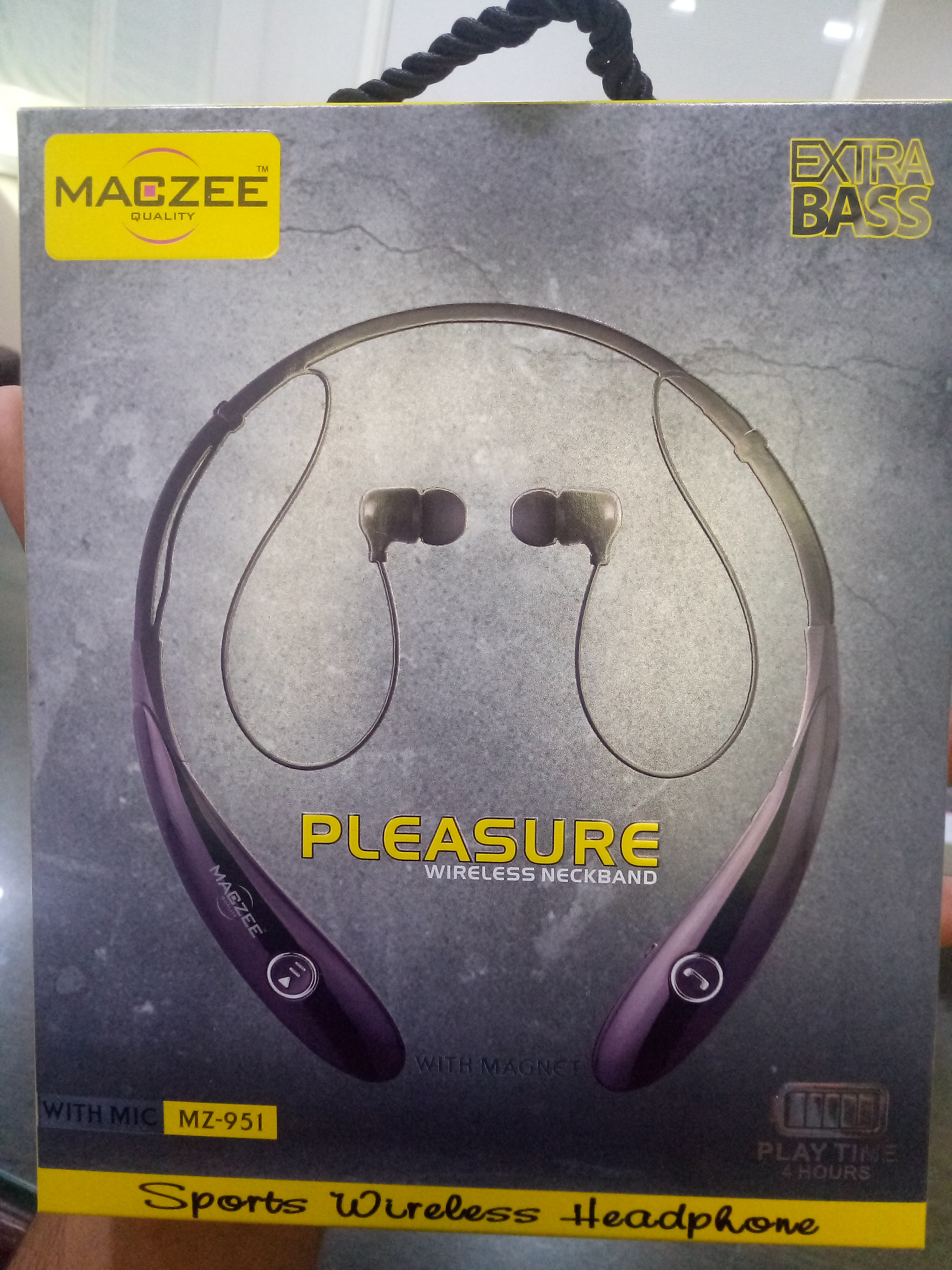 maczee neckband