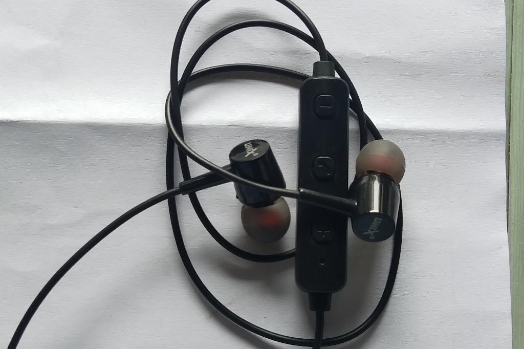unix earphone