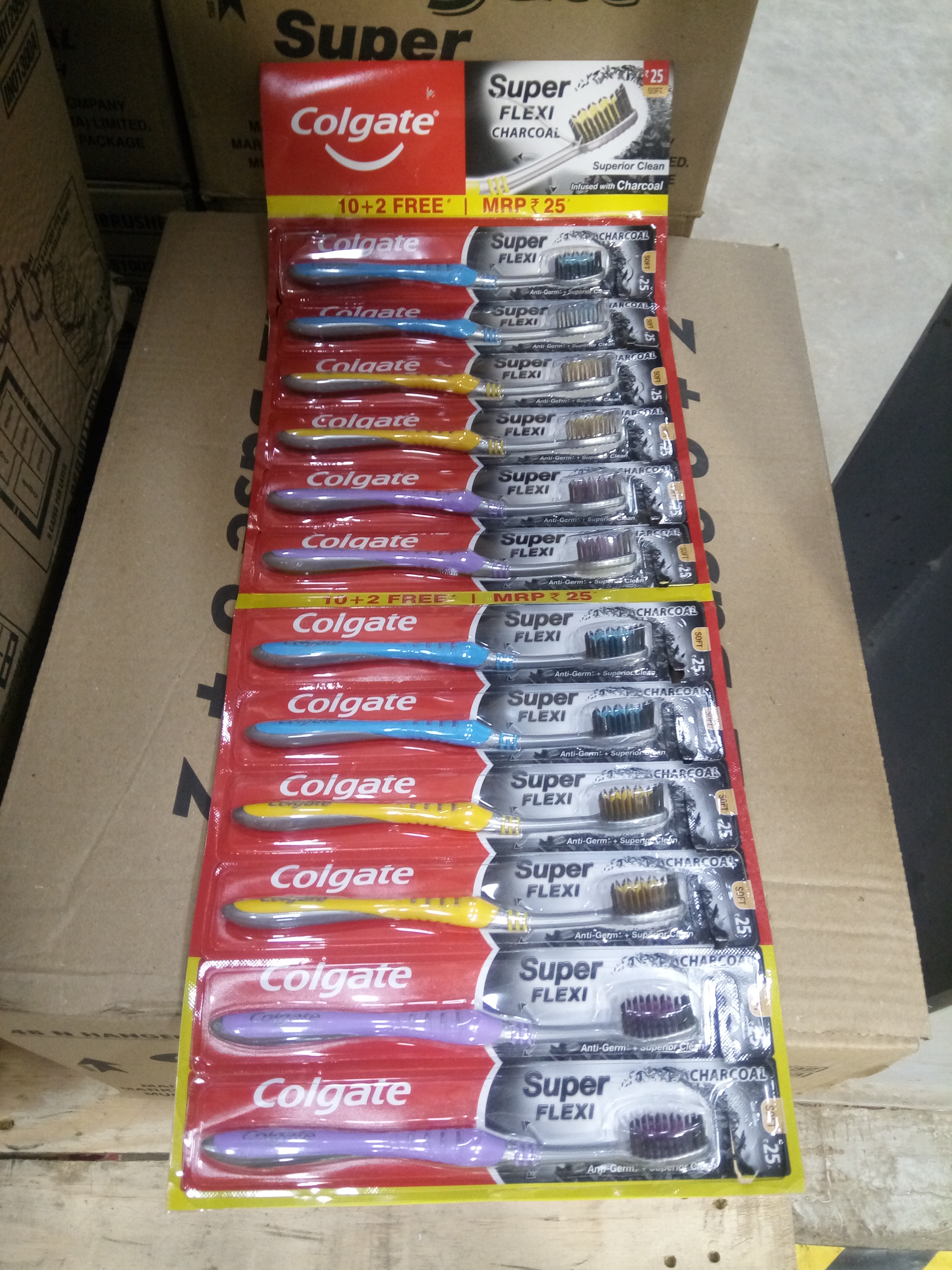 colgate super flexi charcoal