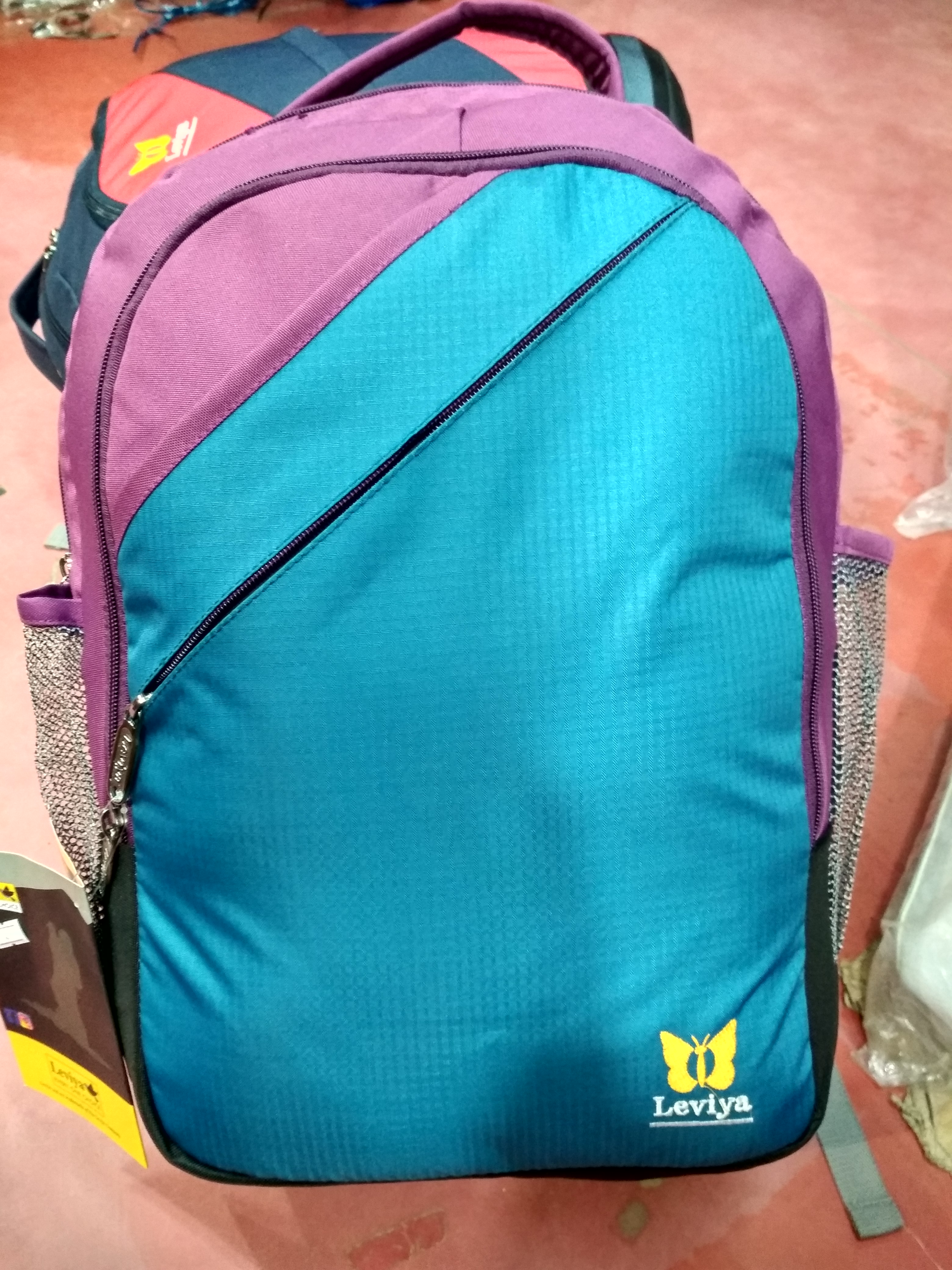 Wildcraft school bag