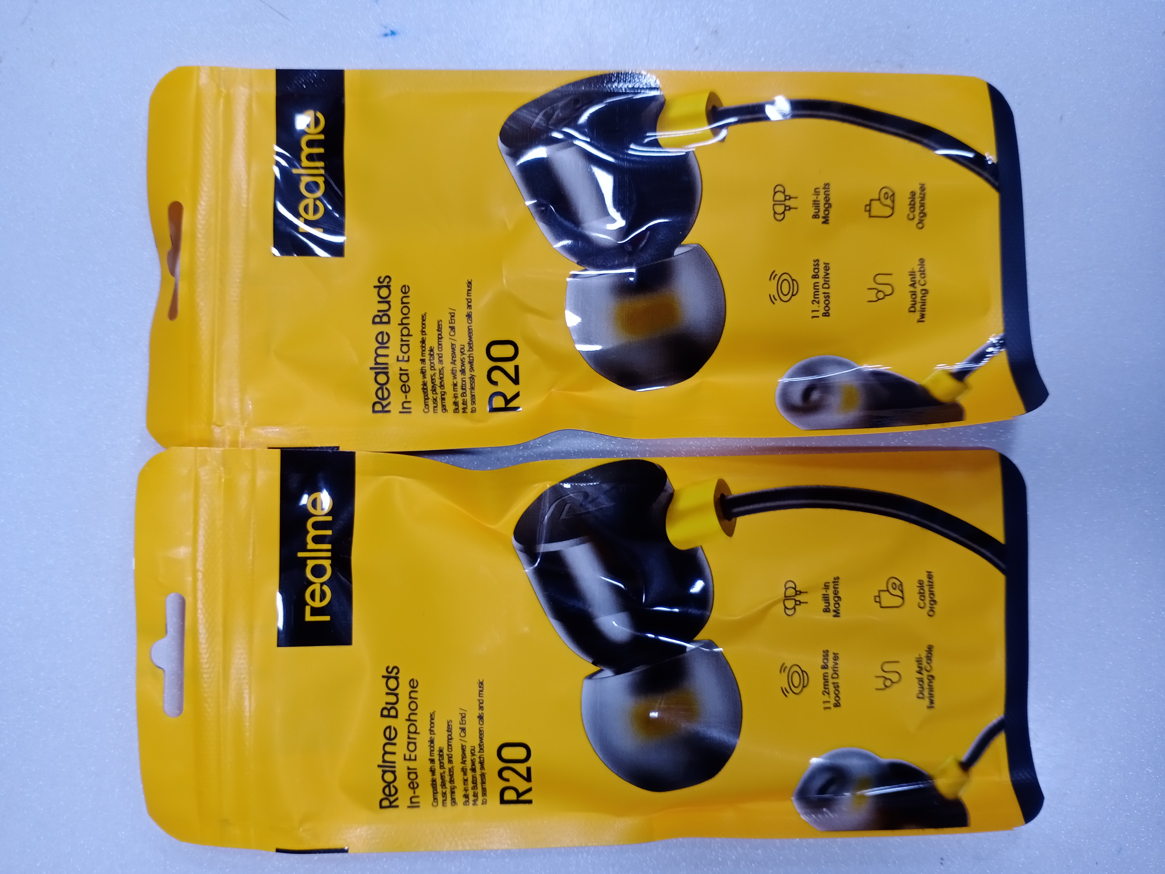 Realme R20 Earphones Flash Sales, 53 