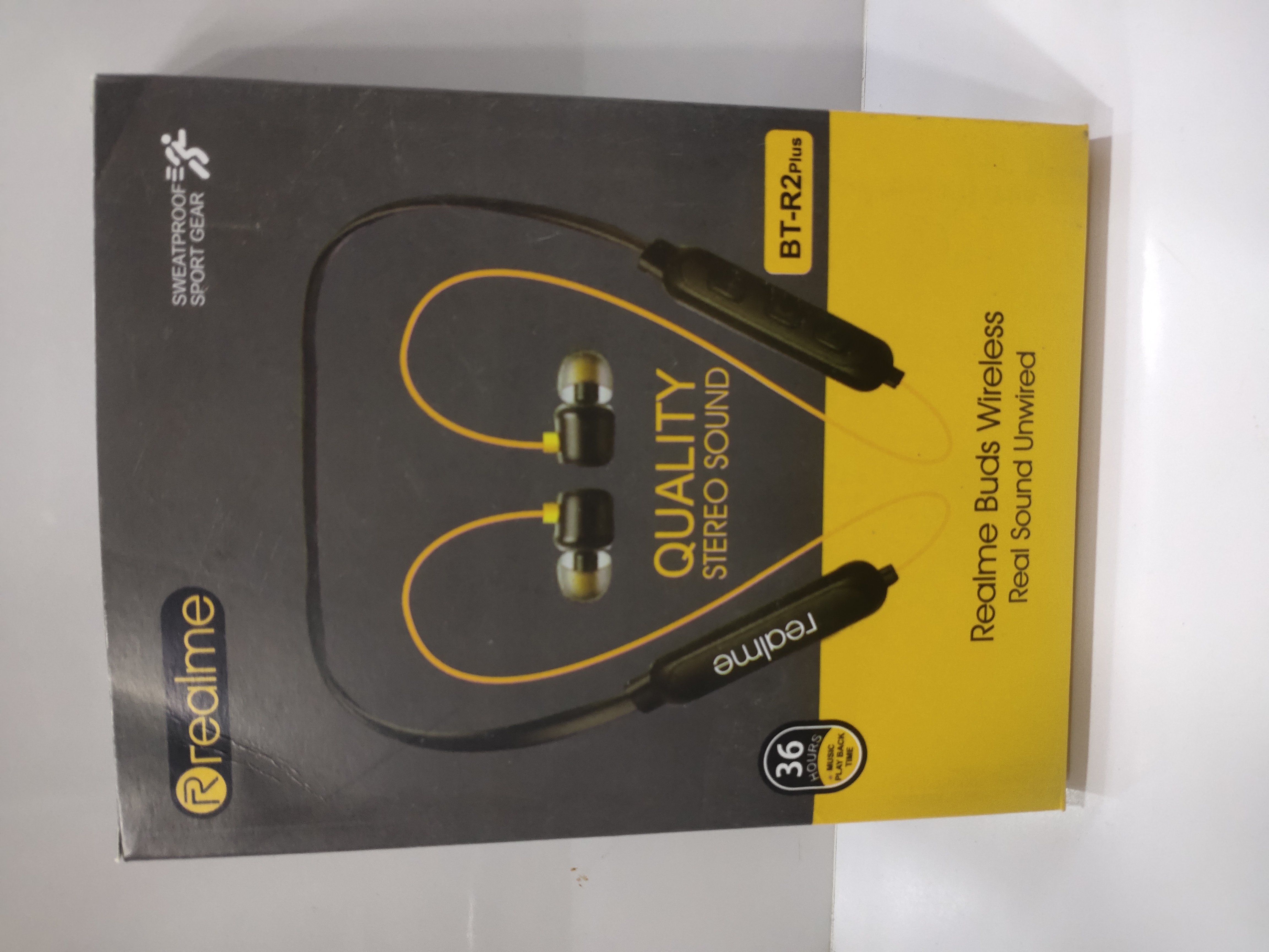 realme wireless earphones bt r2